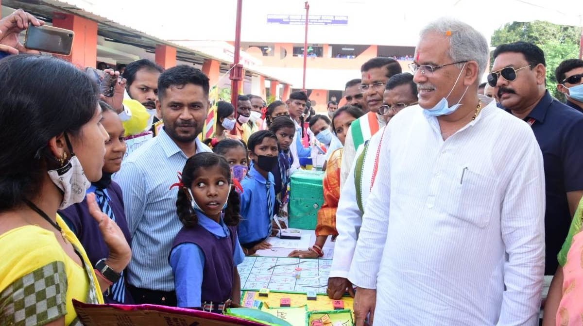 एलेक्सा में अपने बारे में सुनकर मुख्यमंत्री मुस्करा उठे