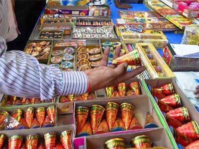 दिवाली के लिए राज्य सरकार ने जारी किया आदेश, दो घंटे ही फोड़े जा सकेंगे पटाखे