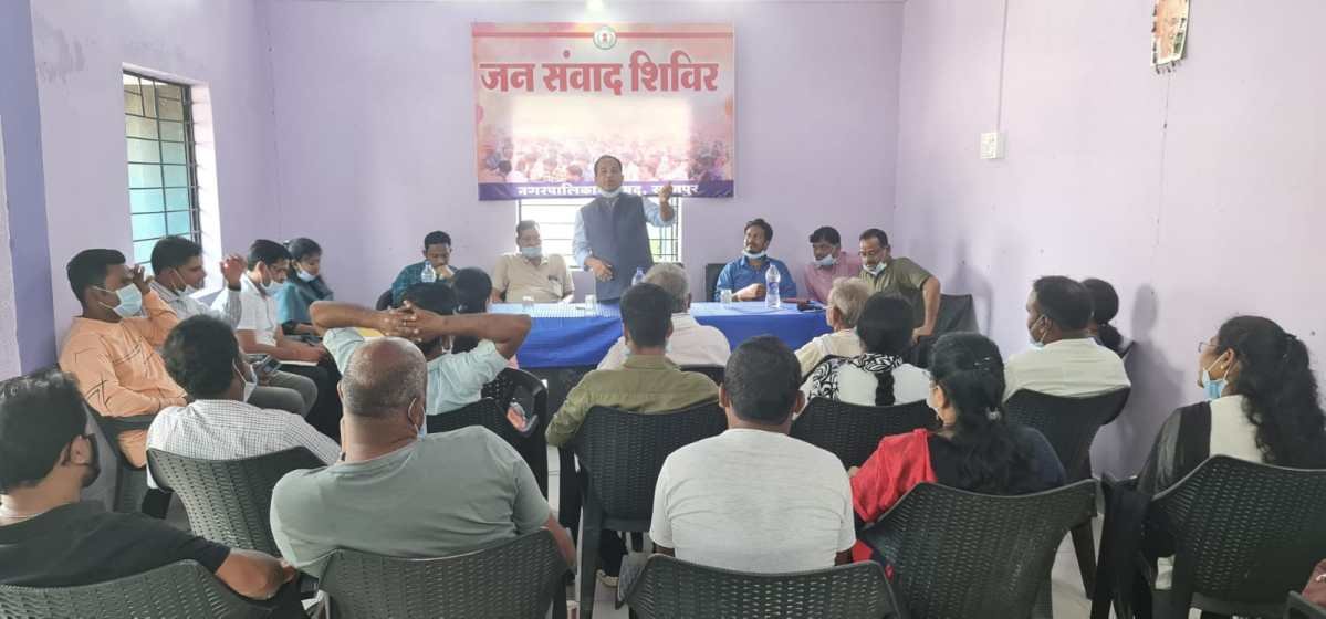 कलेक्टर ने नगरीय क्षेत्र के वार्डों में किया जनसंवाद