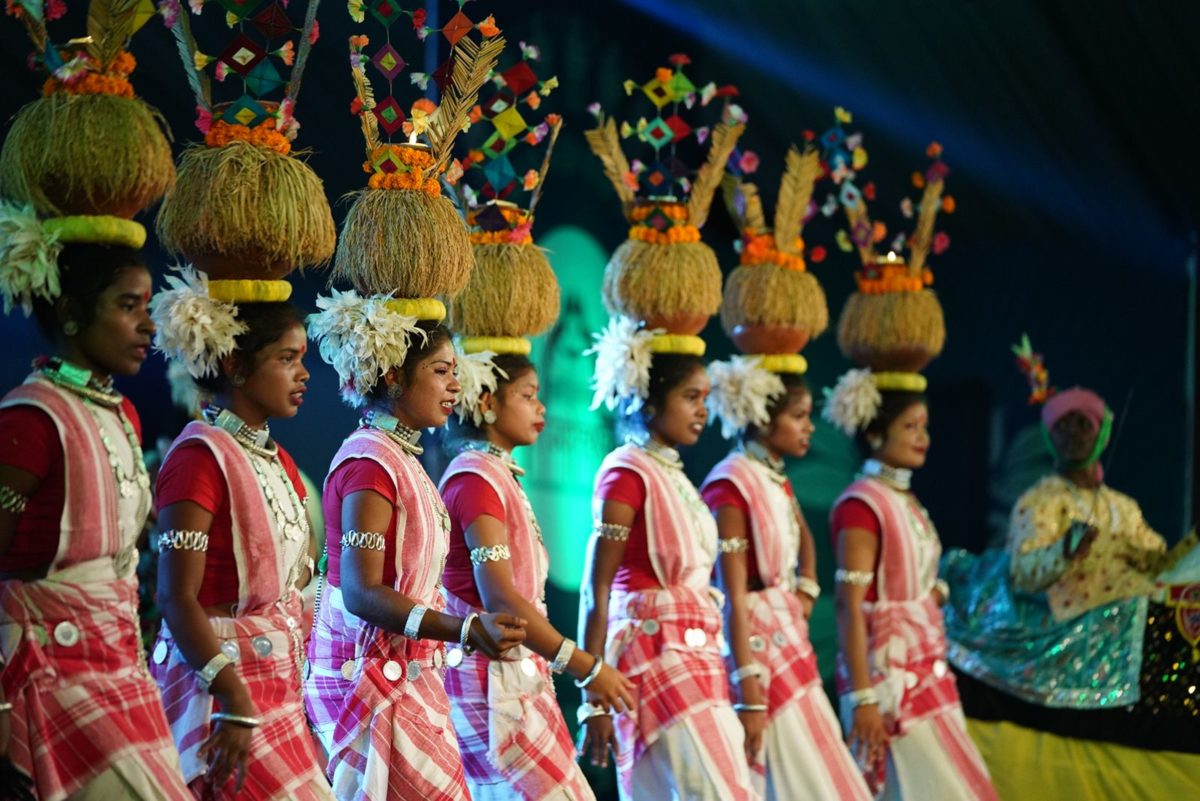 विभिन्न राज्यों के कलाकारों ने दी शानदार लोक नृत्यों की प्रस्तुति