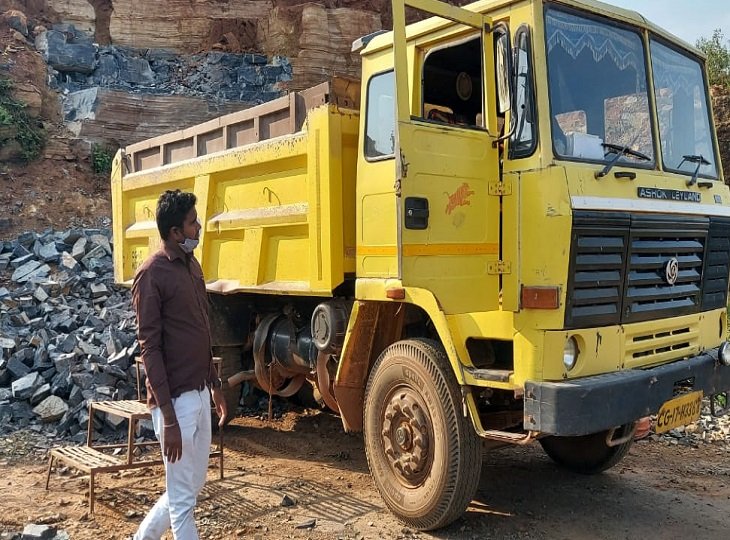अवैध खनन में लगे 10 वाहन को पुलिस ने किया जब्त