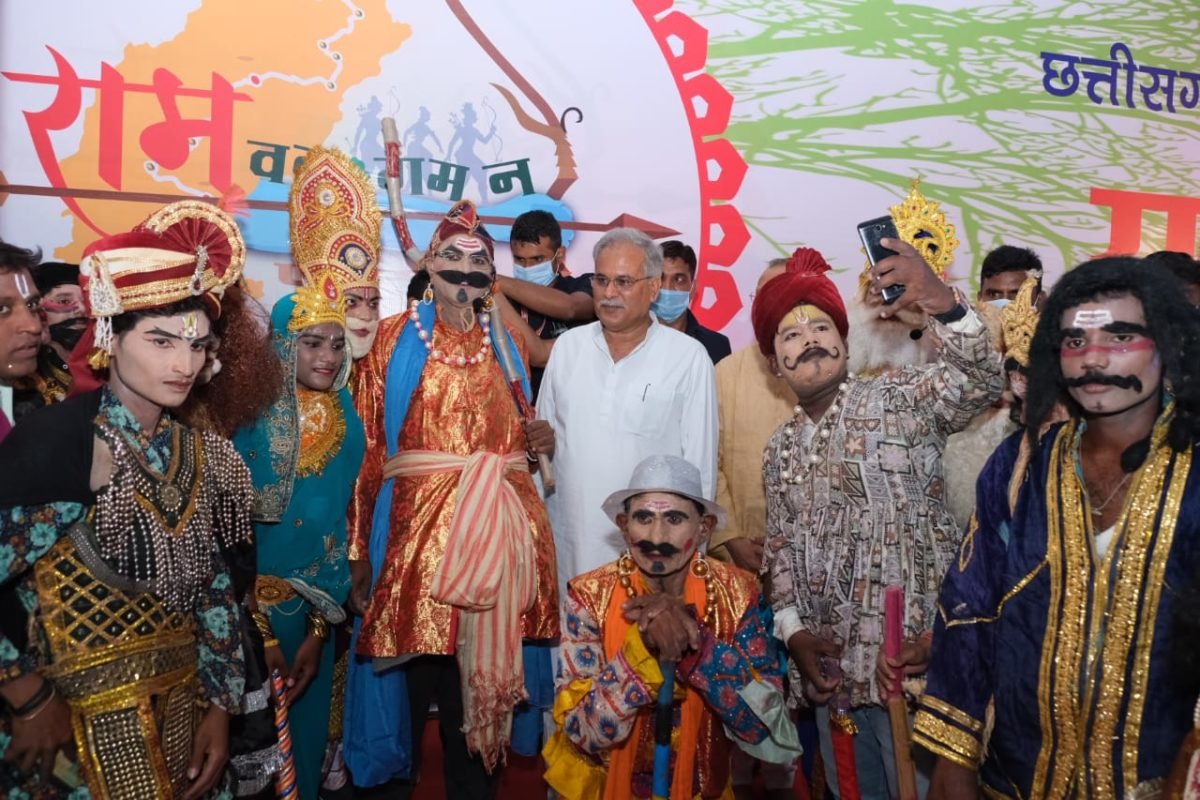 चंदखुरी की सांस्कृतिक संध्या में शामिल हुए मुख्यमंत्री