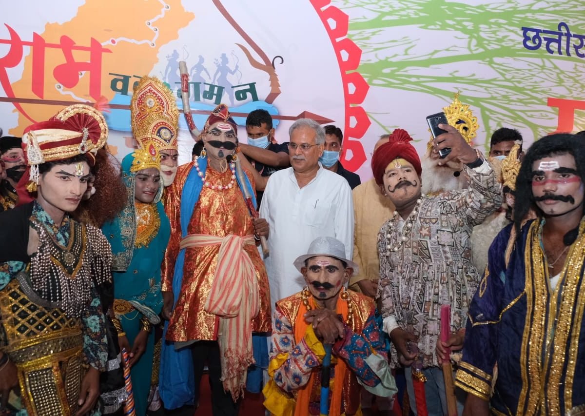 चंदखुरी की सांस्कृतिक संध्या में शामिल हुए मुख्यमंत्री