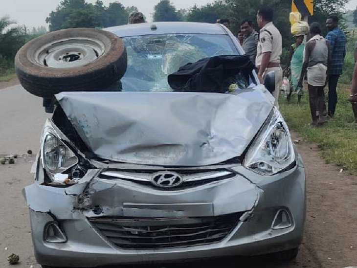 सड़क हादसे में महिला के दो टुकड़े