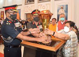 रायपुर : राज्यपाल ने विजय मशाल का सम्मान किया : सुश्री उइके ने 1971 युद्ध के शूरवीरों को सम्मानित किया