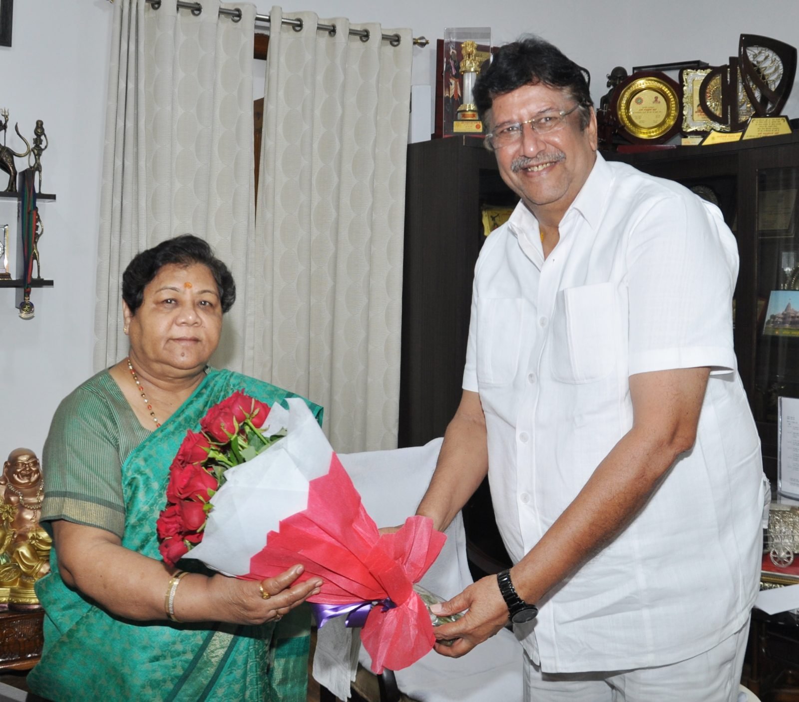 रायपुर :  राज्यपाल से श्री अंजय शुक्ला ने की भेंट