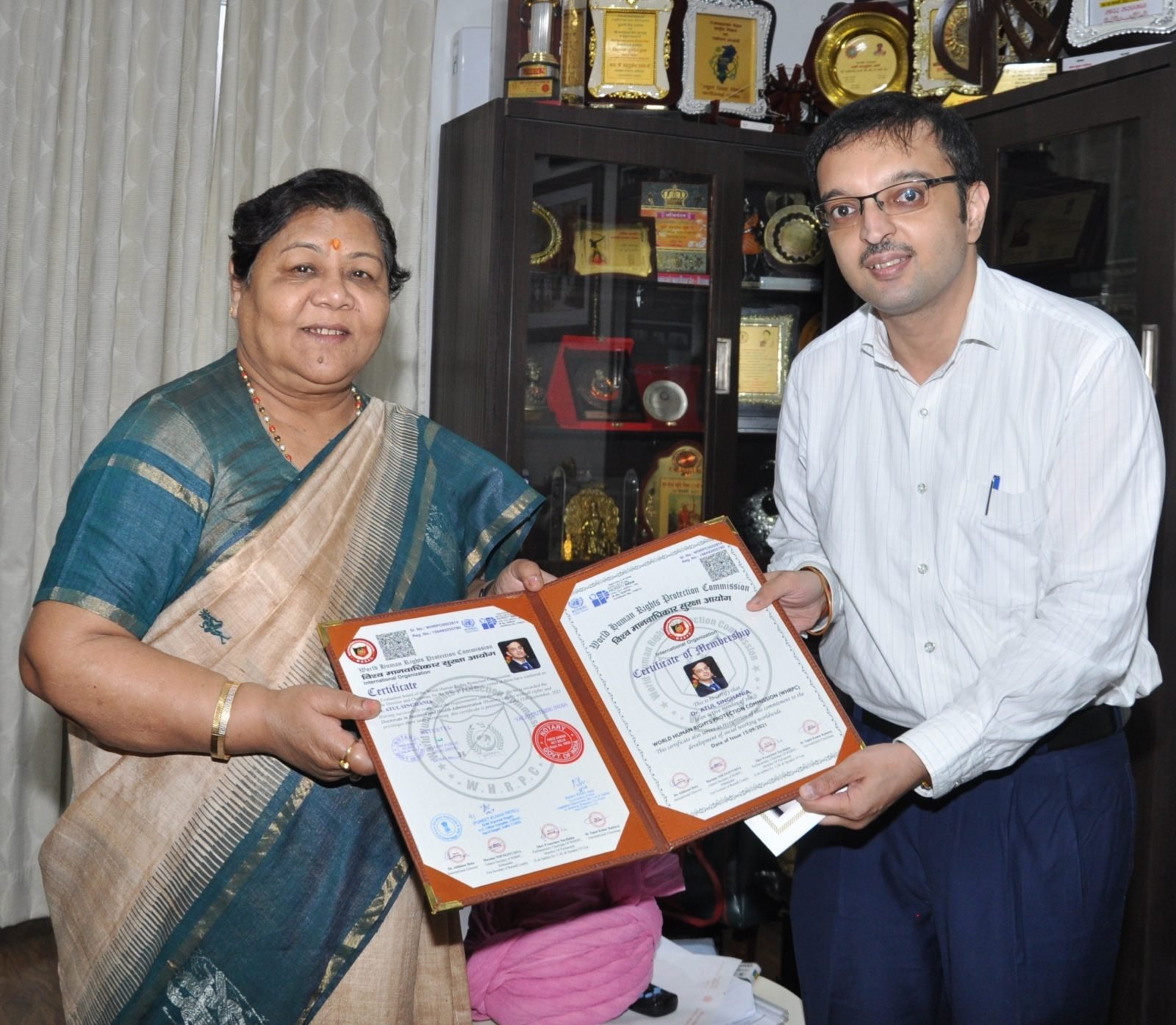 राज्यपाल से श्री नारायणा चिकित्सालय के महाप्रबंधक ने की भेंट 