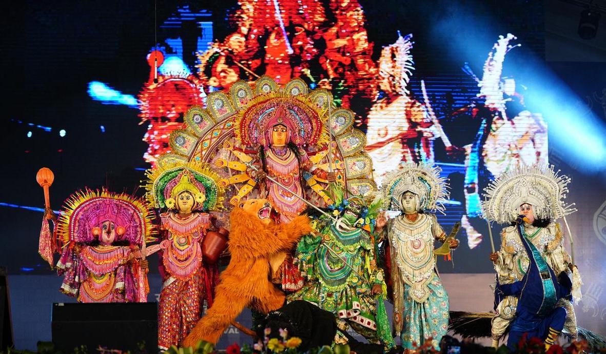 रायपुर  : राष्ट्रीय आदिवासी नृत्य महोत्सव 2021 : छाऊ नृत्य लोगों के दिलो-दिमाग पर छाया रहा