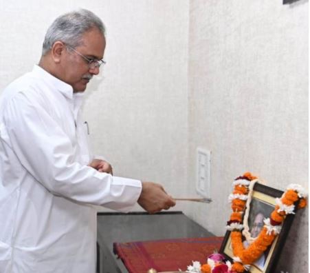 मुख्यमंत्री ने शहीद श्री नंद कुमार पटेल को उनकी जयंती पर याद किया