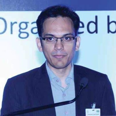 कलेक्टर ने की राजस्व अधिकारियों के काम-काज की समीक्षा