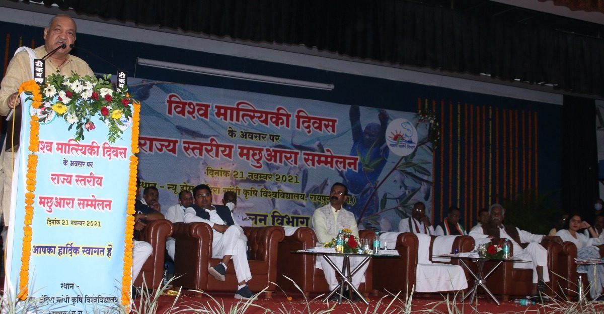 नवीन तकनीक और बाजार प्रतिस्पर्धा के हिसाब से करें मत्स्य पालन: कृषि मंत्री