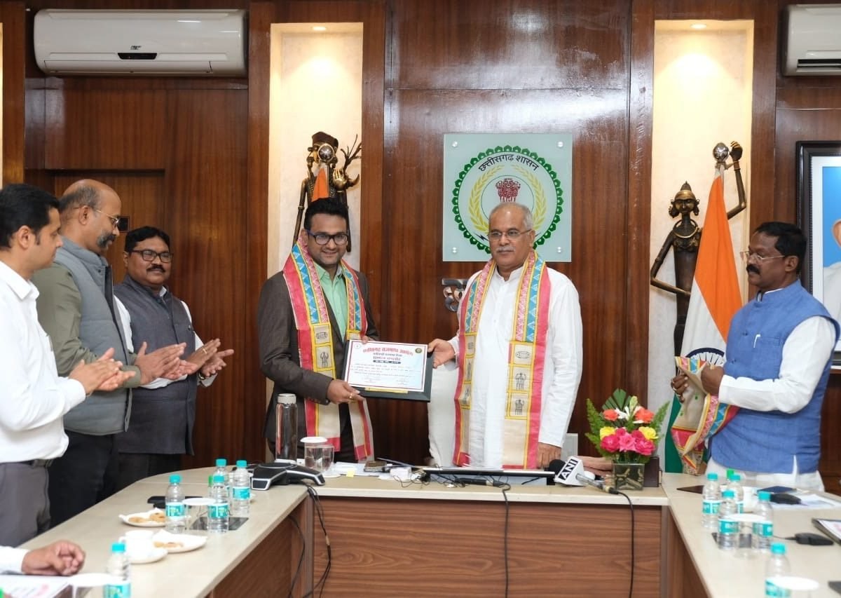 छत्तीसगढ़ी भाषा, संस्कृति को आगे बढ़ाने में साहित्यकारों-भाषाविदों का महत्वपूर्ण योगदान