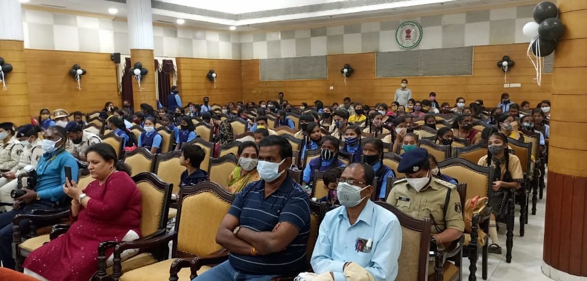 टोल फ्री चाईल्ड हेल्पलाईन नंबर की शुरूआत