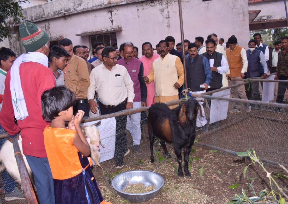 पशुपालन किसानों के लिए अतिरिक्त आय का सशक्त जरिया: भगत