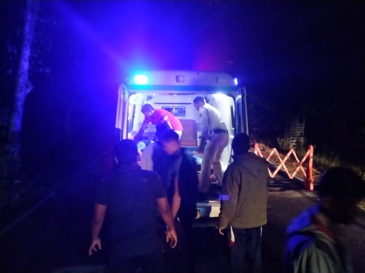 तेज रफ्तार वाहन ने बाइक को मारी टक्कर, तीन युवकों की मौत