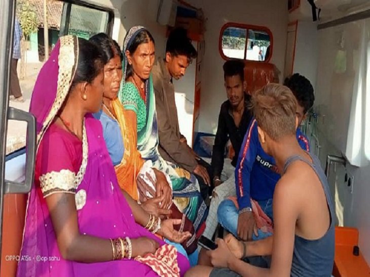 25 लोगों से भरी पिकअप गाड़ी पलटी, 16 लोग घायल, 8 की हालत गंभीर