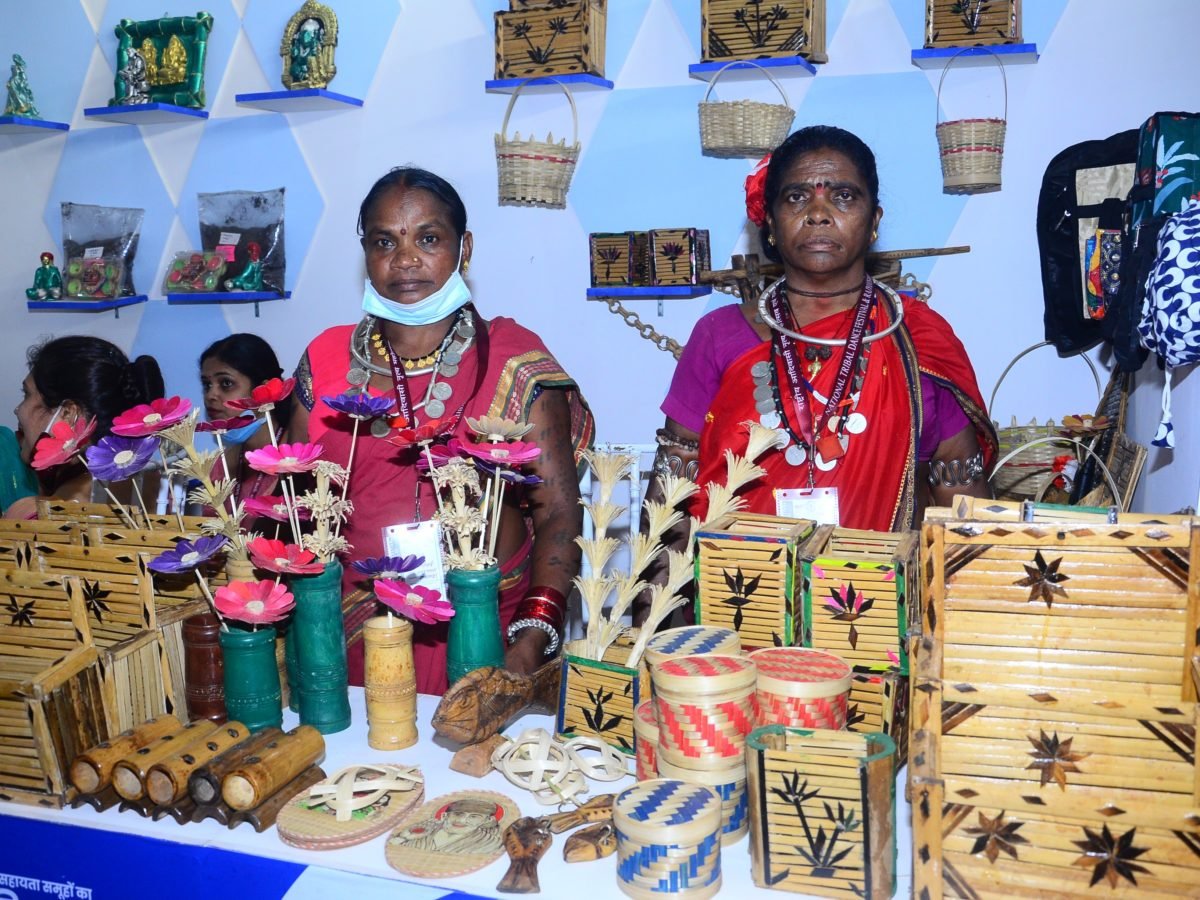 वनांचल से लेकर शहरों तक सशक्त बन रहीं महिलाएं