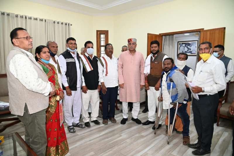 मुख्यमंत्री से सिन्हा समाज के धमतरी के प्रतिनिधिमंडल ने की सौजन्य मुलाक़ात