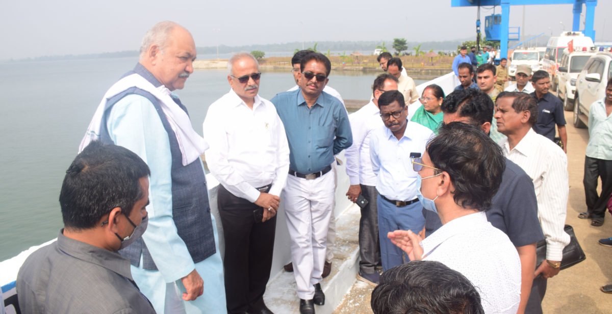 मंत्री चौबे ने किया मोंगरा बैराज का मुआयना