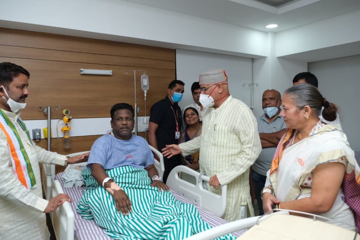 मुख्यमंत्री ने सरगुजा विकास प्राधिकरण के उपाध्यक्ष के स्वास्थ्य लाभ की जानकारी ली