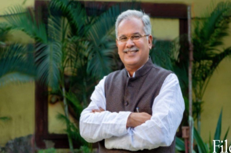 मुख्यमंत्री को अधिकारियों और नेताओं ने दिवाली की दी बधाई