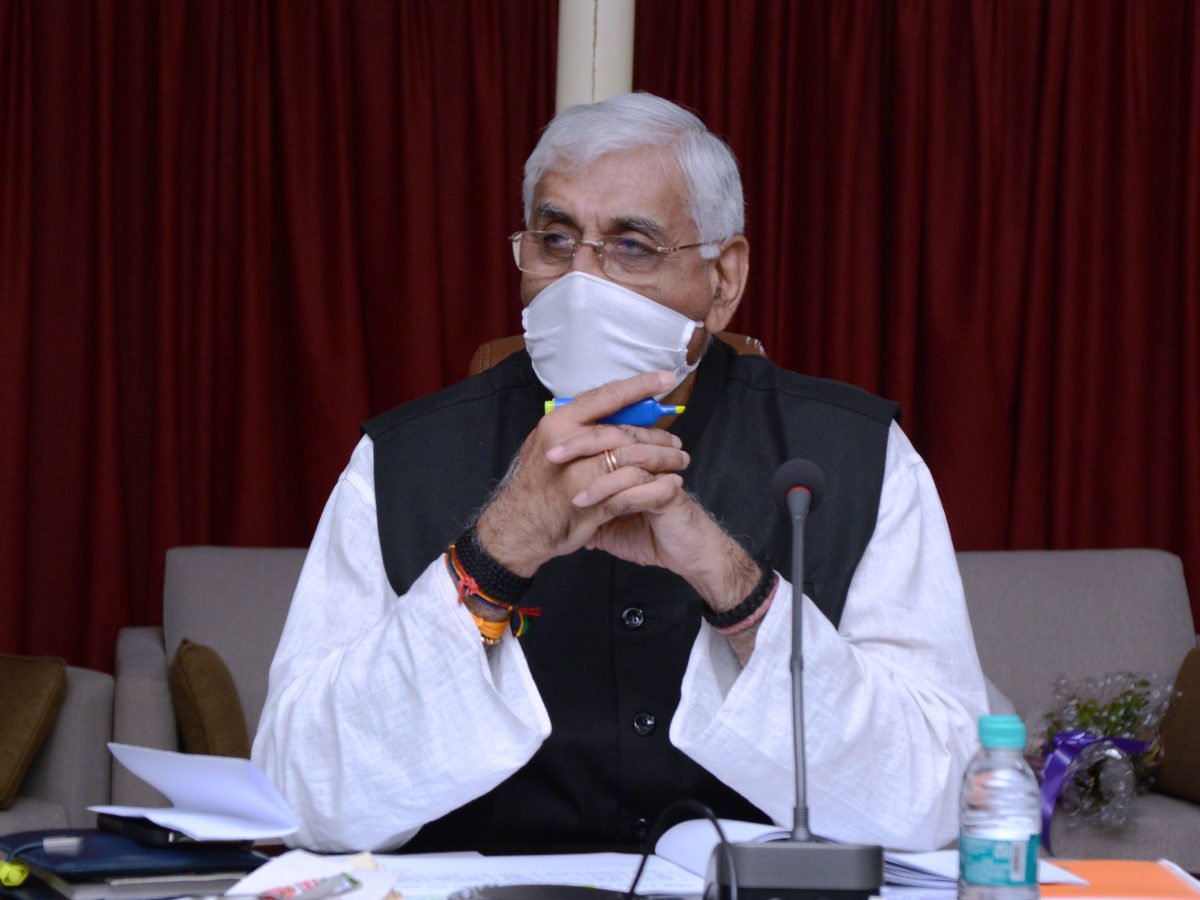 स्वास्थ्य मंत्री एड्स नियंत्रण समिति की बैठक में हुए शामिल