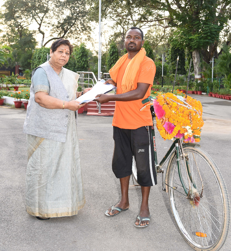 3 सौ किमी की साइकिल यात्रा