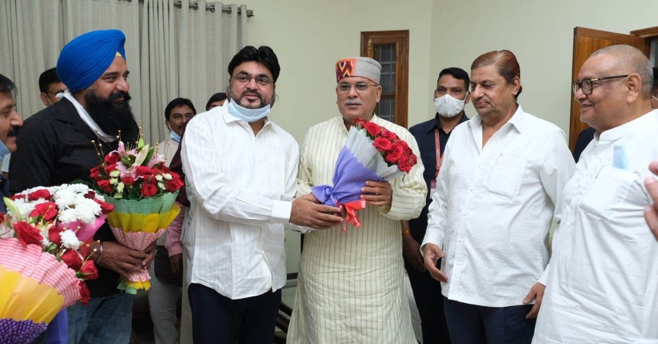 मुख्यमंत्री से छत्तीसगढ़ सीमेंट ट्रांसपोर्ट एसो. के पदाधिकारियों ने की मुलाकात