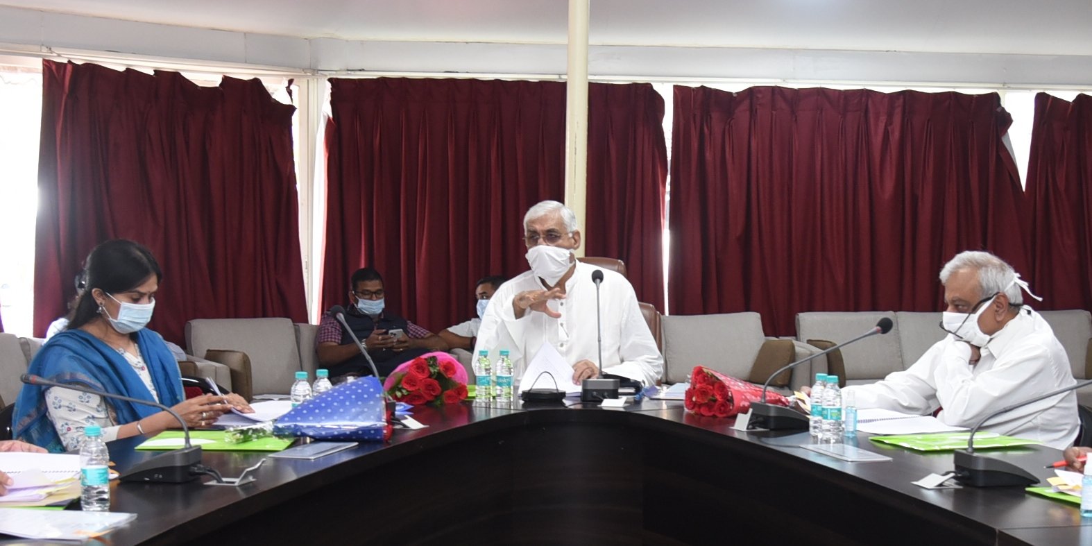 आयुर्वेदिक कॉलेज के छात्रों को जल्द मिलेगी ई-लाइब्रेरी की सुविधा