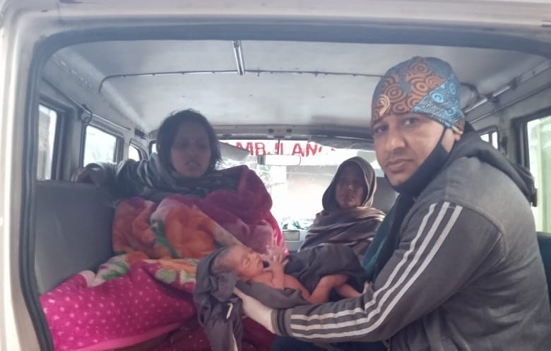 महतारी एक्सप्रेस में गूंजी किलकारी