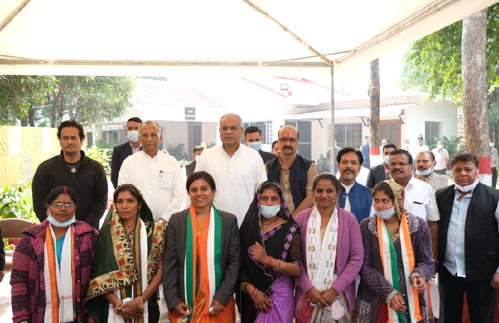 मुख्यमंत्री से रिसाली नगर निगम के नवनिर्वाचित पार्षदों ने की मुलाकात