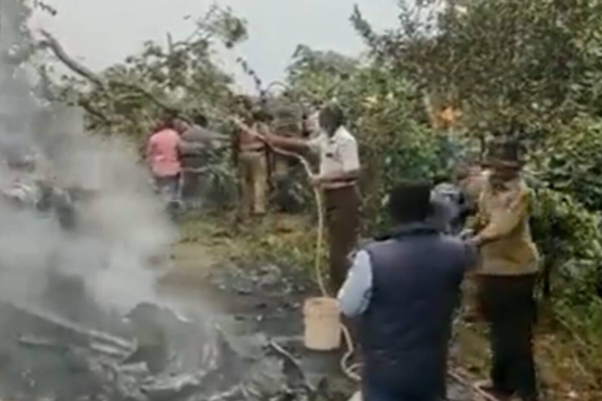 Bipin Rawat Helicopter Crash, Bipin Rawat Helicopter Crash : एक पेड़ से दूसरे पेड़ पर टकराते आग का गोला बन गया था हेलीकॉप्टर…
