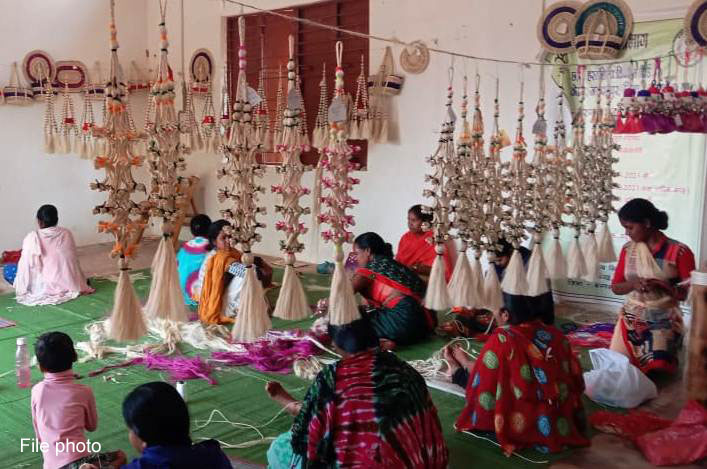 बंजारन महिलाओं की आजीविका का साधन बनेगा शिशल शिल्प