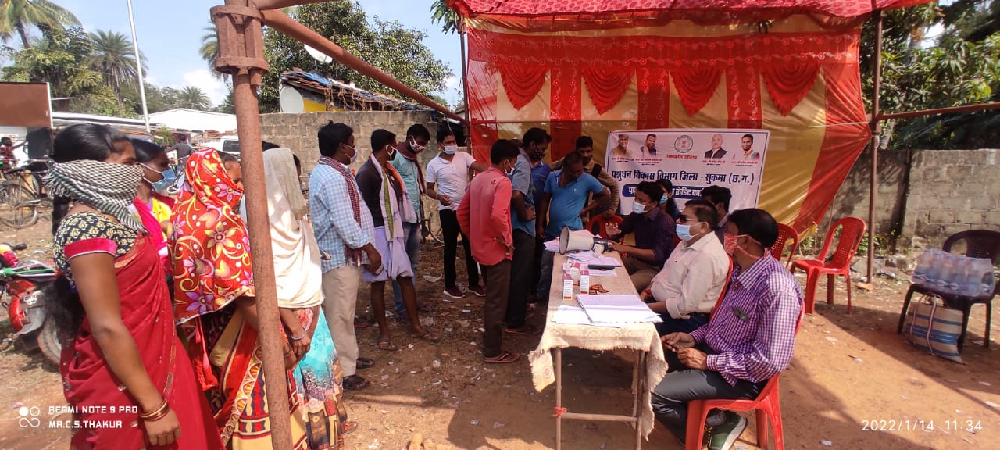 हाट बाजारों में बनाए जा रहे किसान क्रेडिट कार्ड