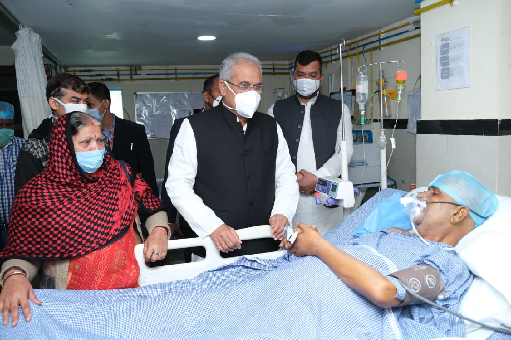 मुख्यमंत्री ने अस्पताल पहुंचकर अर्जुन हिरवानी के स्वास्थ्य की ली जानकारी