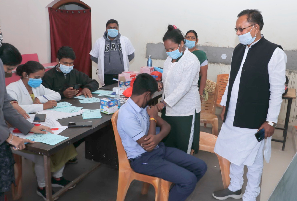 पहले दिन 16 हजार बच्चों का टीकाकरण