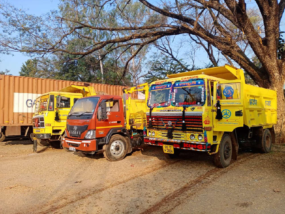 गौण खनिज का अवैध परिवहन करते 4 वाहन जब्त