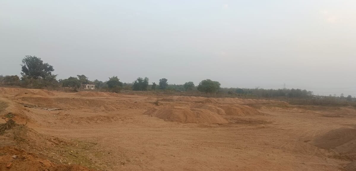 नियम-कायदों के उल्लंघन पर 4 खदान सील