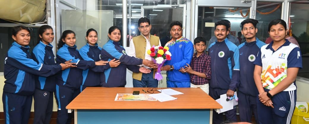 संयुक्त अरब अमीरात में होने वाले कराते प्रतियोगिता में छत्तीसगढ़ की कु.स्नेहा बंजारे और देवाशीष यादव लेंगे हिस्सा