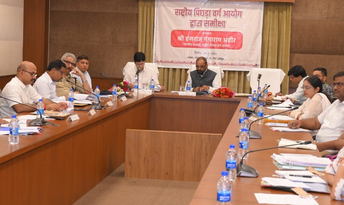 प्रयास आवासीय विद्यालय एवं यूपीएससी के लिए कोचिंग व्यवस्था की पिछड़ा वर्ग आयोग के अध्यक्ष ने किया तारीफ