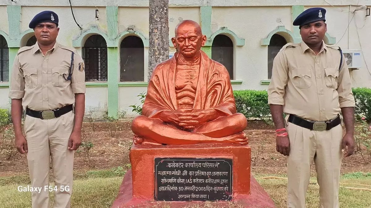 कवर्धा में नक्सलियों के खिलाफ जंग में नया मोड़: दो पूर्व नक्सली बने पुलिस के सिपाही!