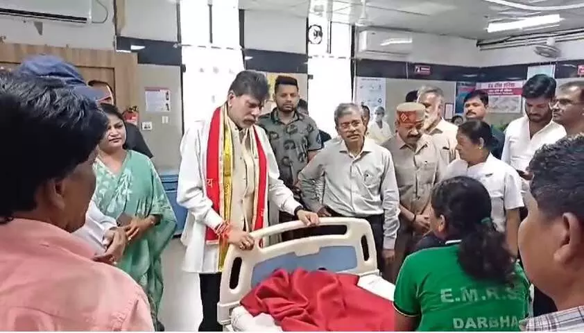 जगदलपुर: छिंदावाड़ा एकलव्य आवासीय विद्यालय में 37 छात्र बीमार, फूड पॉइजनिंग की आशंका!