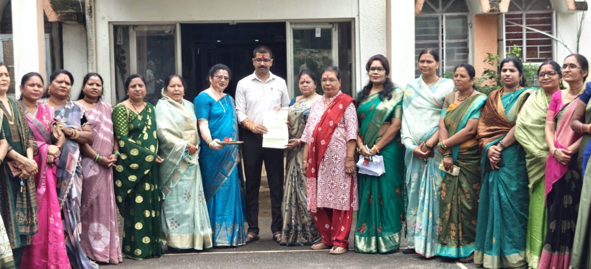 राखी का अनोखा संदेश: धमतरी की महिलाओं ने नक्सल क्षेत्र के जवानों को भेजी सुरक्षा की डोर