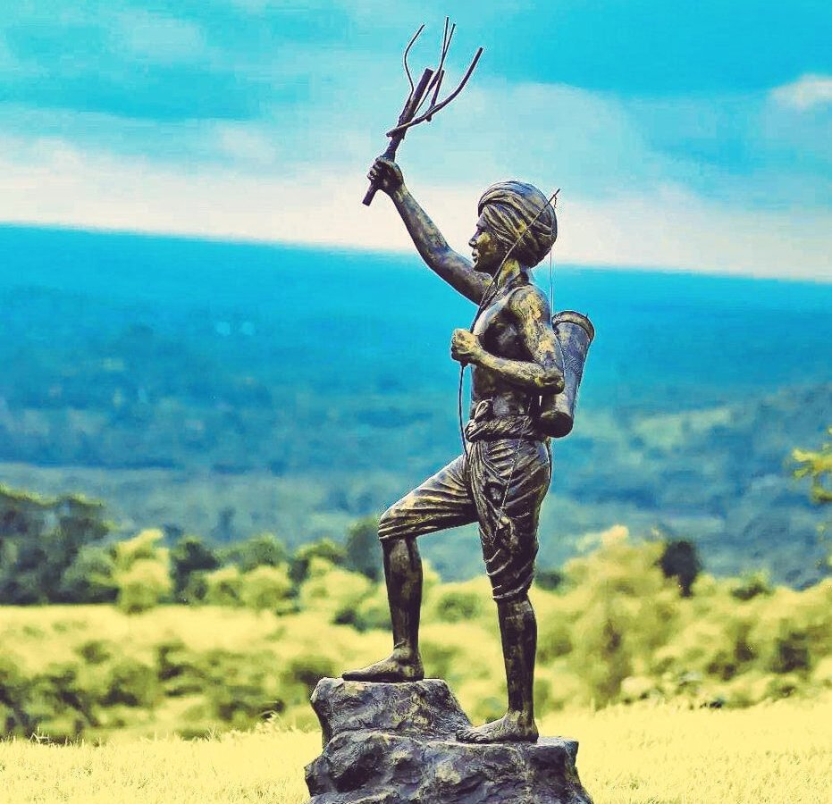 विश्व आदिवासी दिवस: CM विष्णुदेव साय का आदिवासी समुदाय को सम्मान