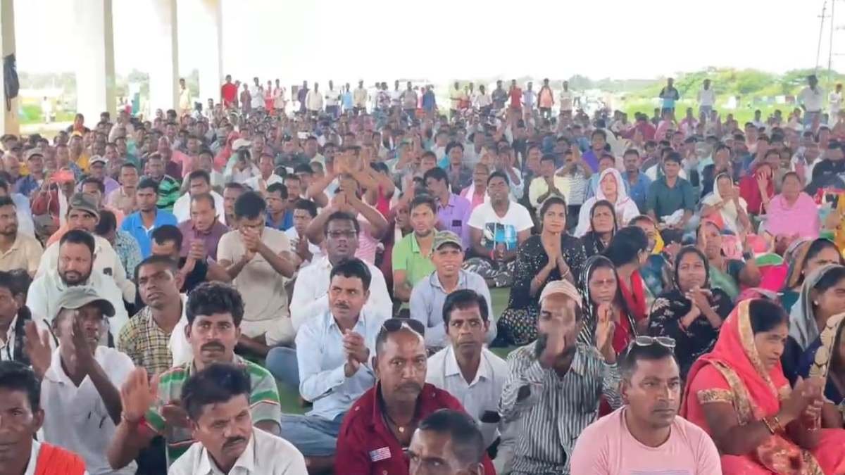 रायपुर: जन्माष्टमी पर भी नहीं थमा वन कर्मचारियों का आंदोलन, धरना स्थल पर मनाया कान्हा का जन्मदिन !