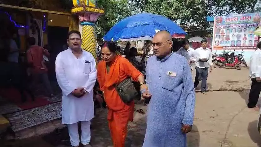 कवर्धा: 72 साल की कृष्णा बम ने पैर टूटने के बावजूद पूरी की 41वीं डाक बम यात्रा, भोरमदेव और बूढ़ा महादेव का किया जलाभिषेक