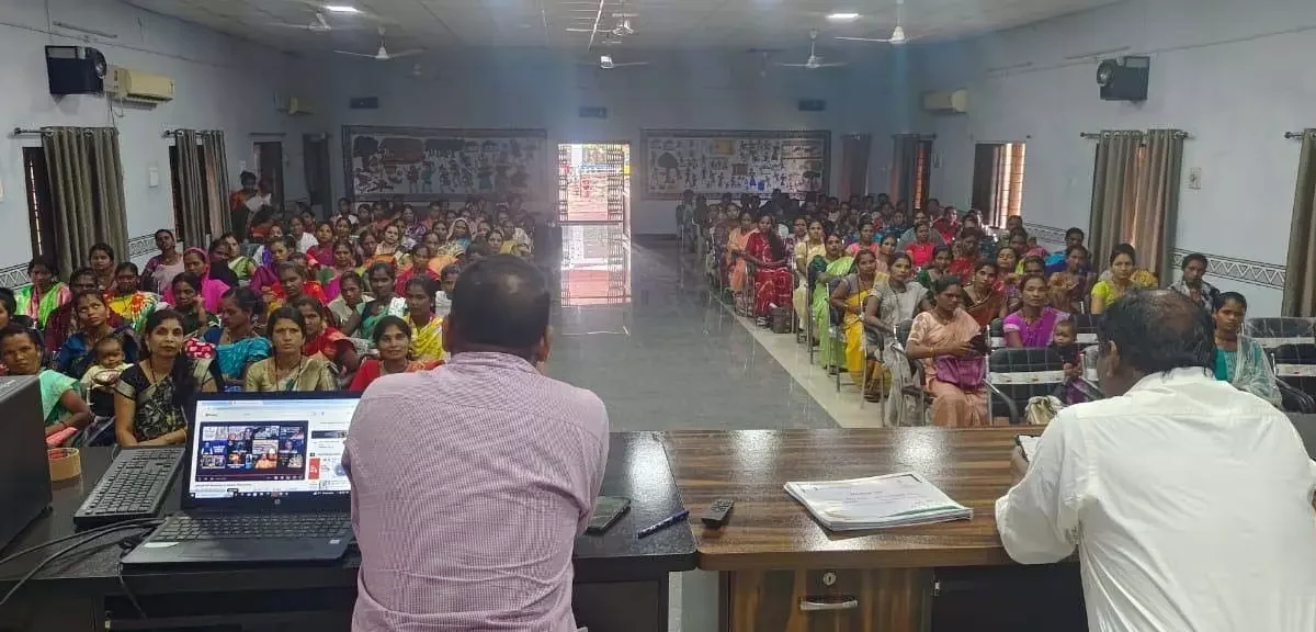 प्रधानमंत्री मोदी के संदेश से गूंजा कोण्डागांव, 32 हज़ार से ज़्यादा महिलाओं ने सुनी आत्मनिर्भरता की गूंज