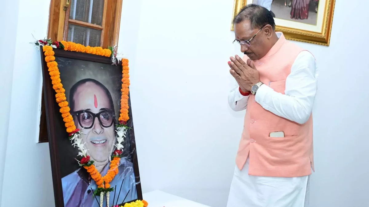 मुख्यमंत्री साय ने कुशाभाऊ ठाकरे की जयंती पर किया माल्यार्पण, कहा - उनका जीवन हम सबके लिए प्रेरणा