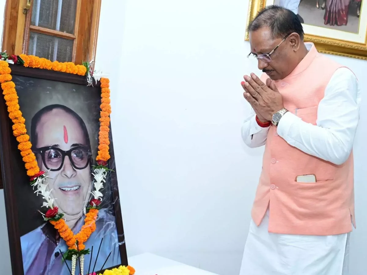 मुख्यमंत्री साय ने कुशाभाऊ ठाकरे की जयंती पर किया माल्यार्पण, कहा - उनका जीवन हम सबके लिए प्रेरणा