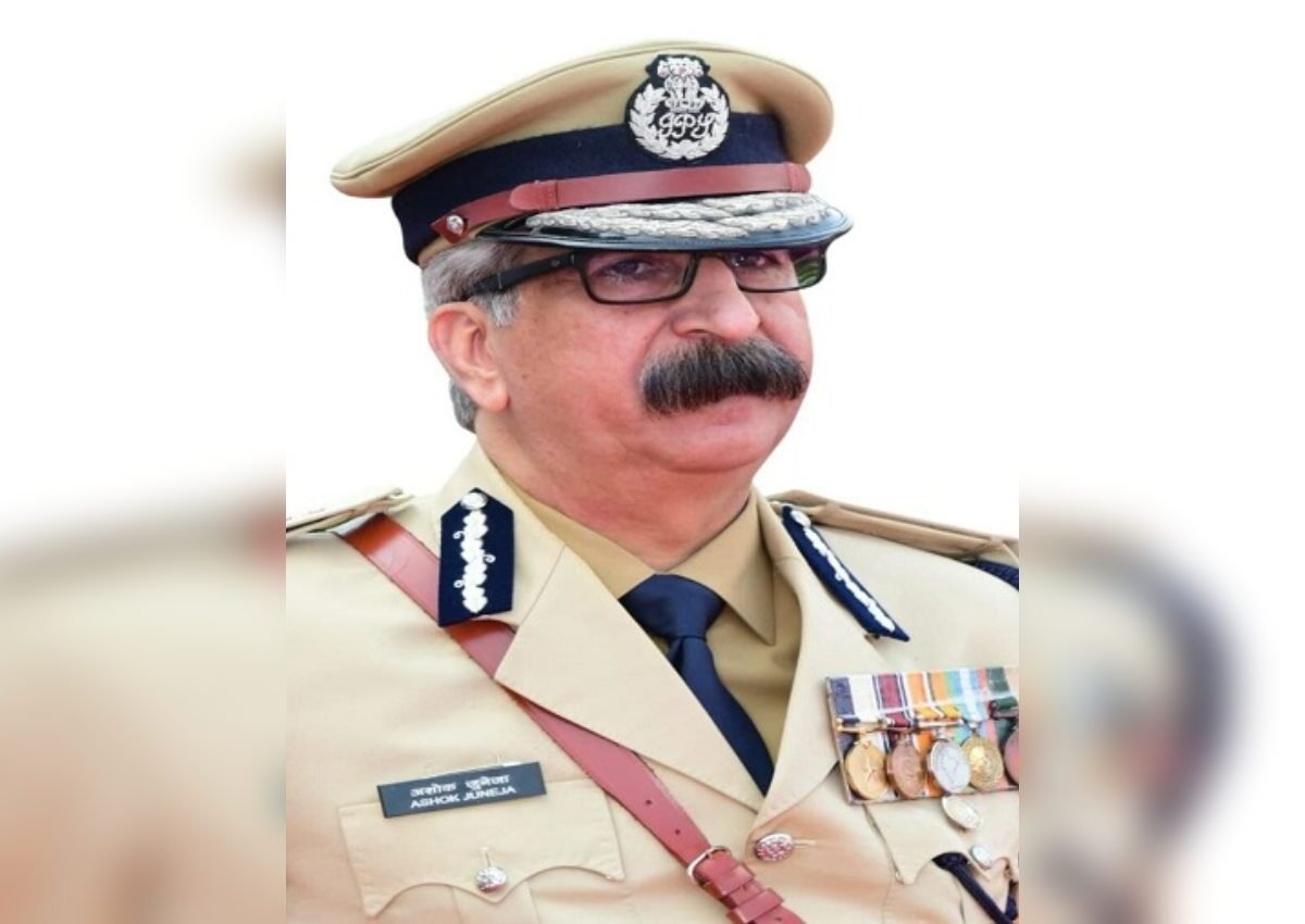 डीजीपी अशोक जुनेजा को मिला छह महीने का एक्सटेंशन: नक्सल मोर्चे पर मिली सफलता का असर